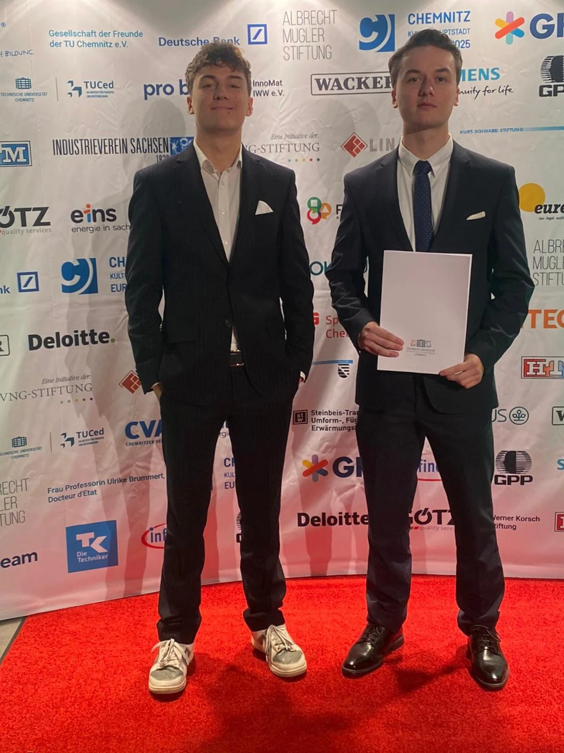 Ken Schettler Stipendienuebergabe mit Kody Schettler